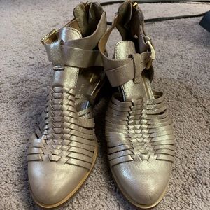 House of Harlow 1960 Gold Shoes
